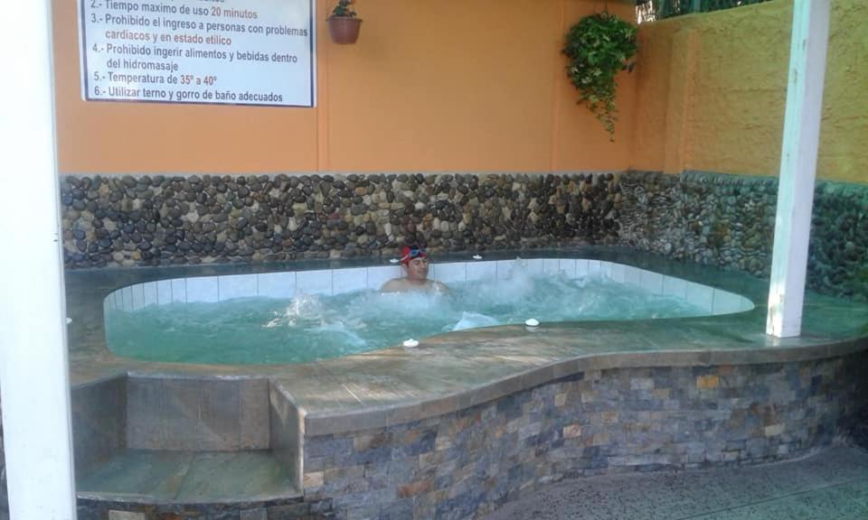 Hosteria La Chorrera Кито Екстериор снимка