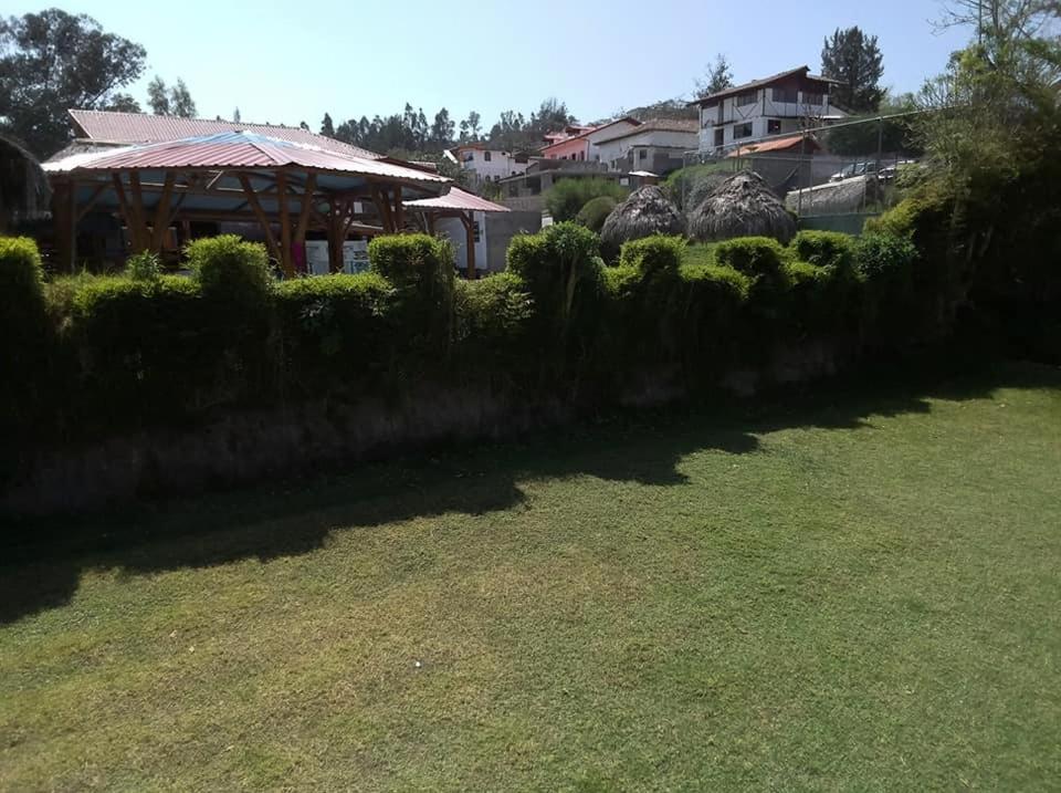 Hosteria La Chorrera Кито Екстериор снимка