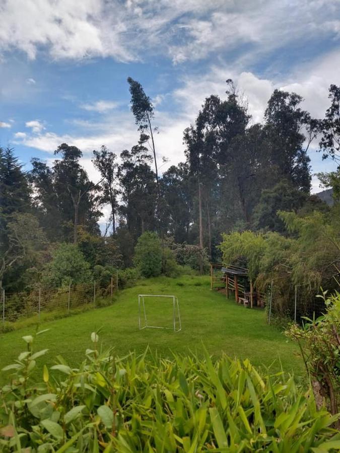 Hosteria La Chorrera Кито Екстериор снимка